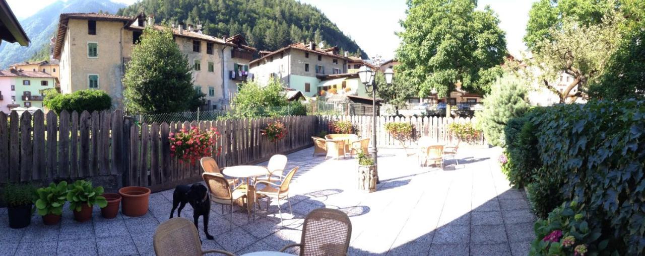 Albergo Garnì Cavento Pinzolo Exterior foto